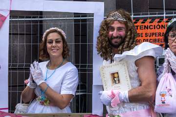 El Carnaval 'okupa' las calles del casco antiguo de la capital (Foto José Francisco Fernández Belda)